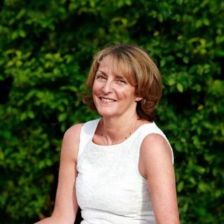 Predstavujeme: Julie Caplin