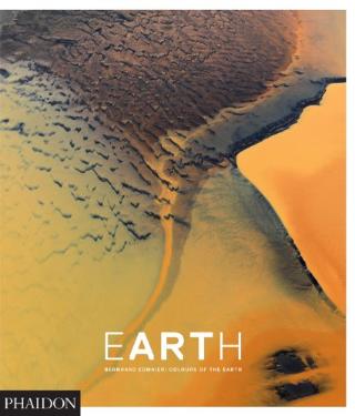 Kniha: Earth - Angelika Jung-Huttl;Stlla Paul