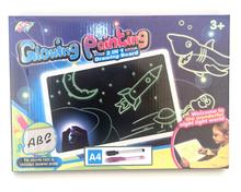 Hračka: Kreslící tabulka ve tmě